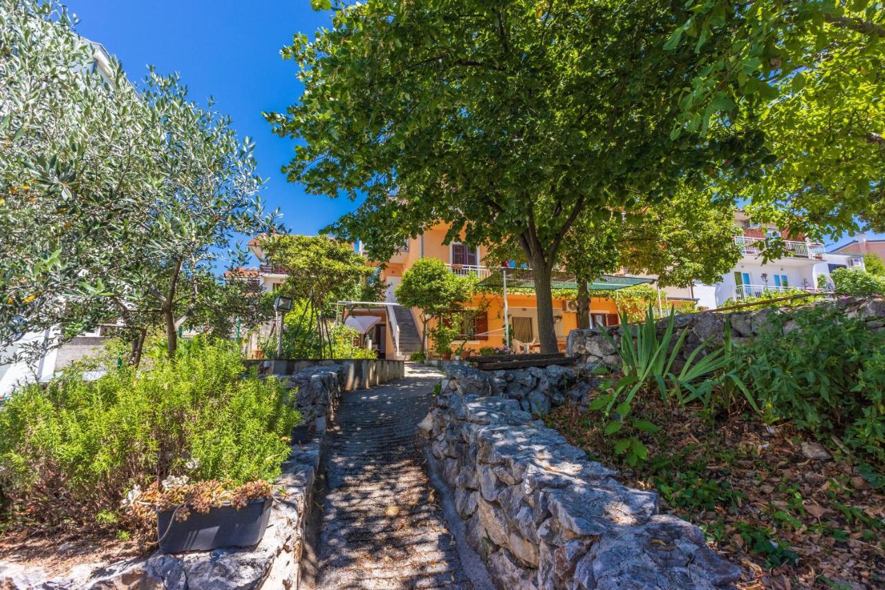 Apartments Lilin Цриквеница Экстерьер фото