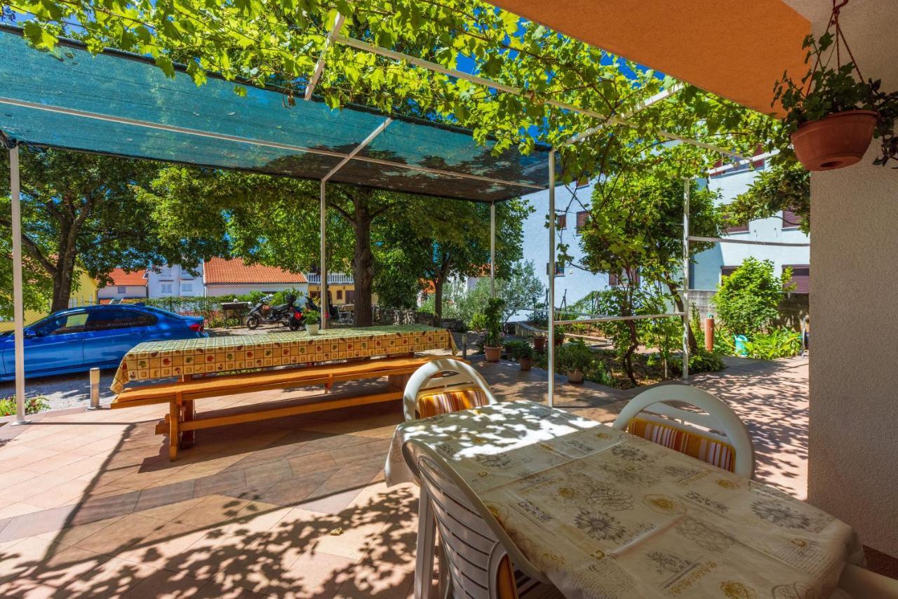 Apartments Lilin Цриквеница Экстерьер фото